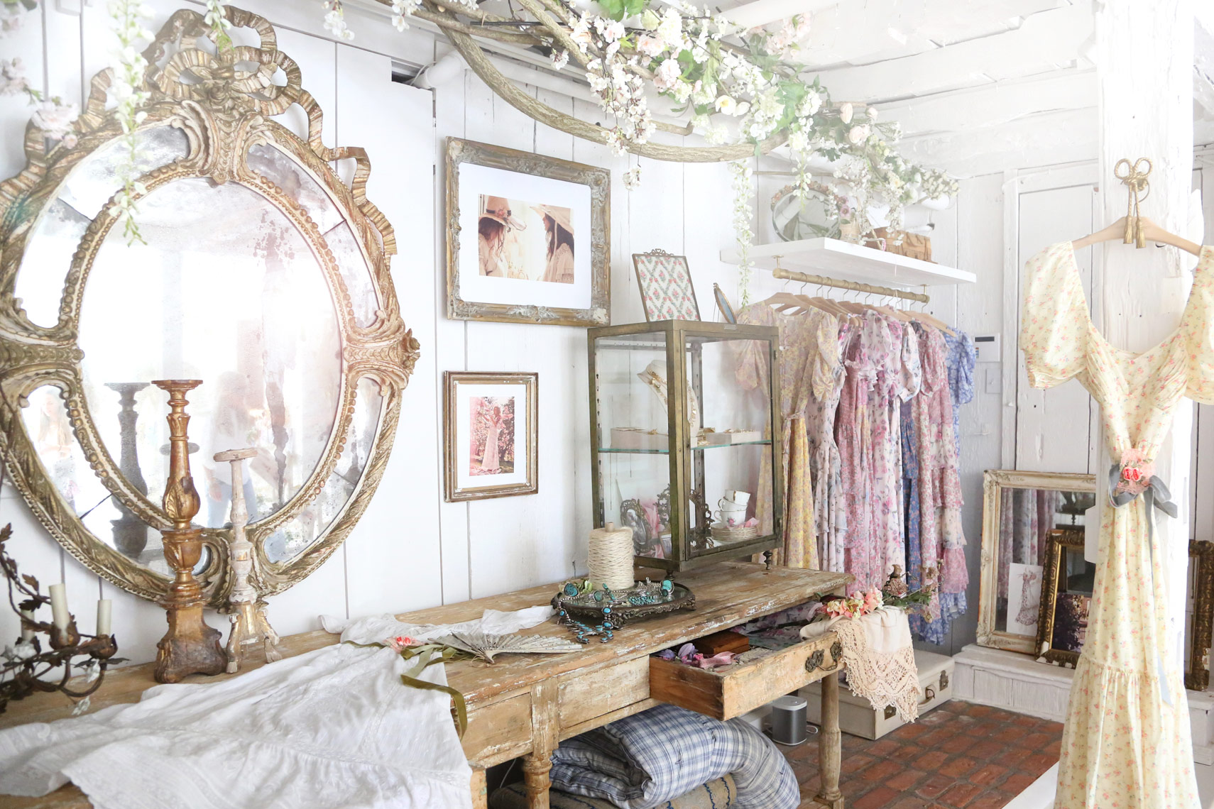 Kelly-Stuart-interiors-loveshackfancy-sh-5