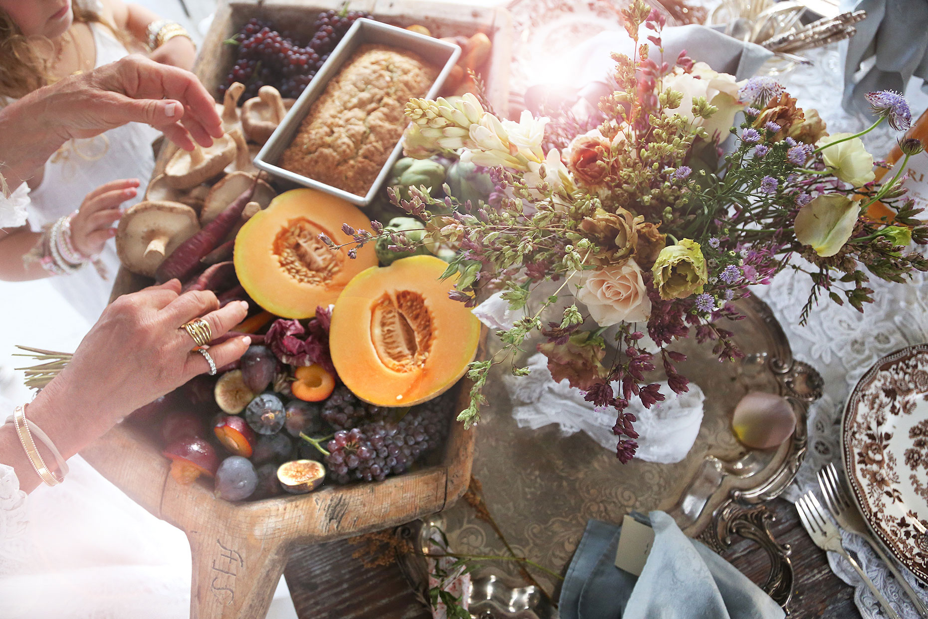 kelly-stuart-tablescape-loveshackfancy-114
